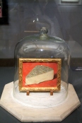 René Magritte, Ceci est un morceau de fromage, 1936